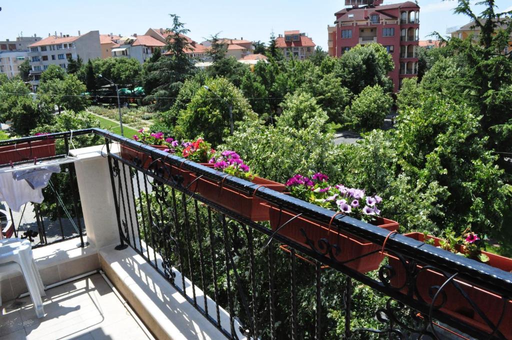 St. George Apartments Nesebar Esterno foto
