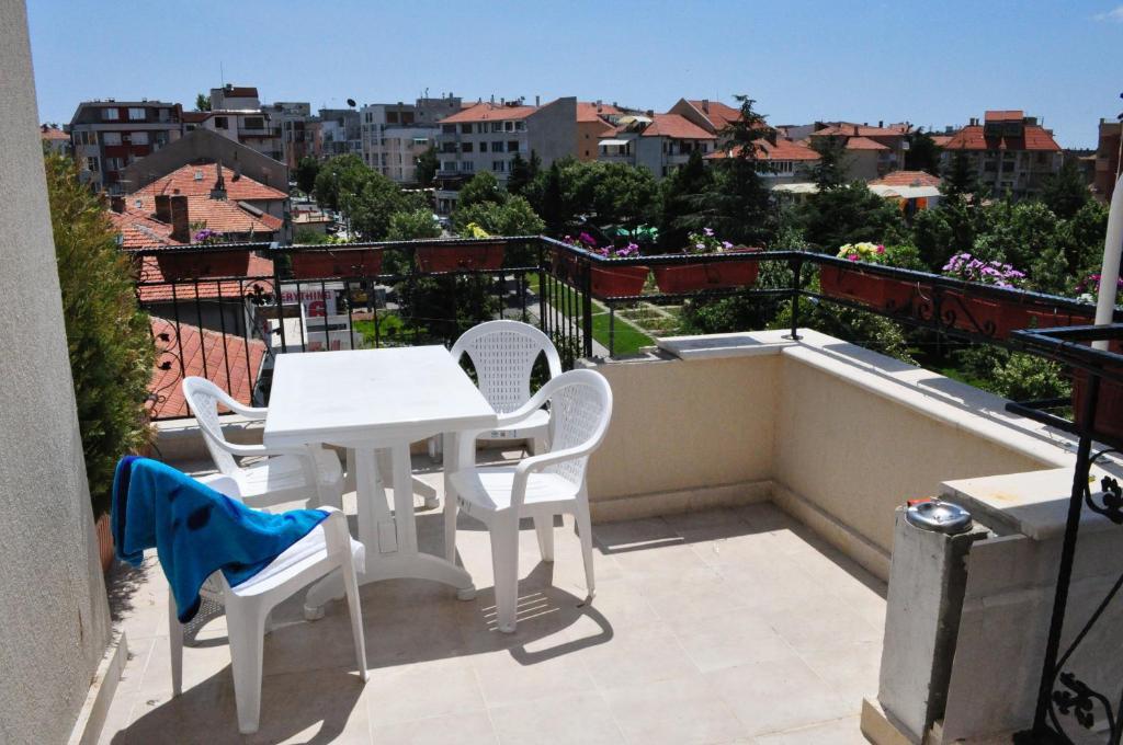 St. George Apartments Nesebar Esterno foto