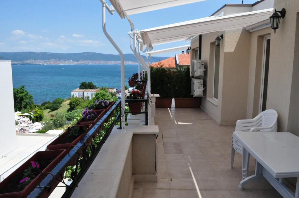 St. George Apartments Nesebar Esterno foto
