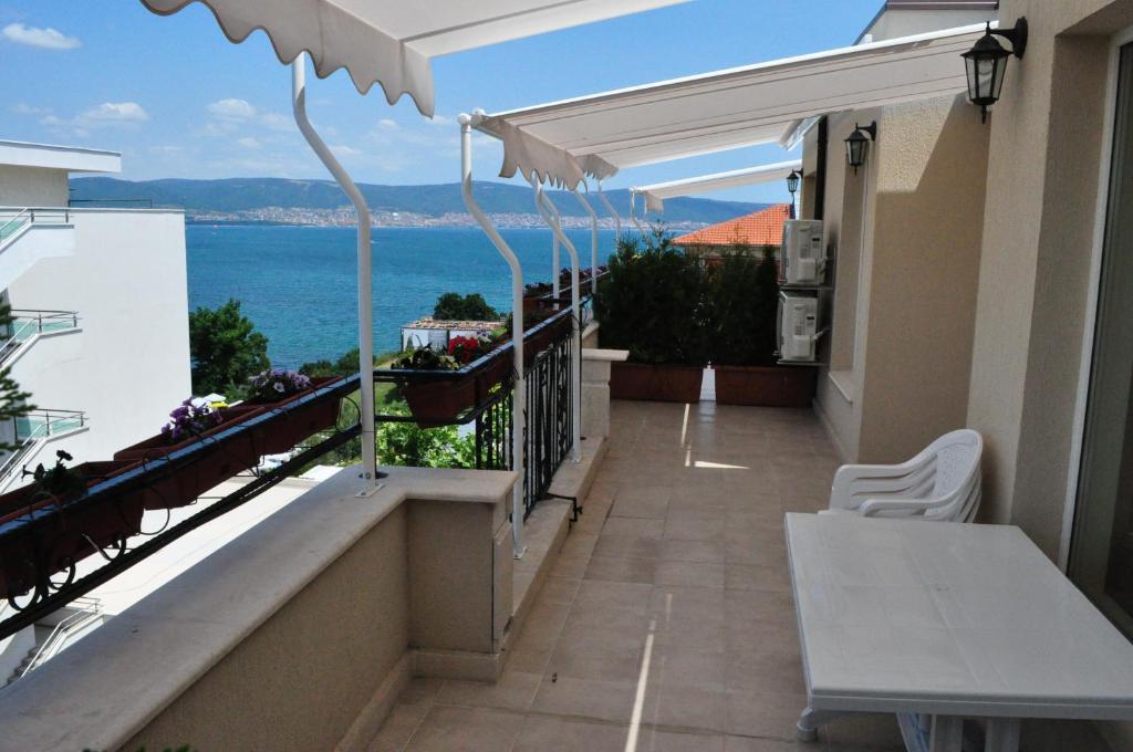 St. George Apartments Nesebar Esterno foto