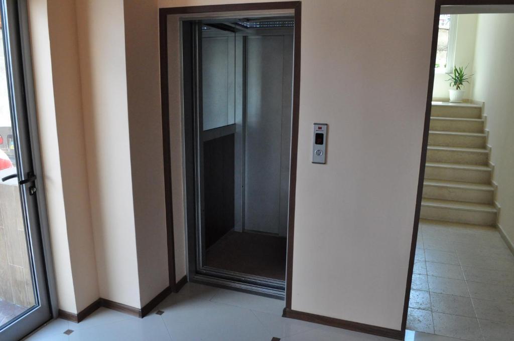 St. George Apartments Nesebar Esterno foto