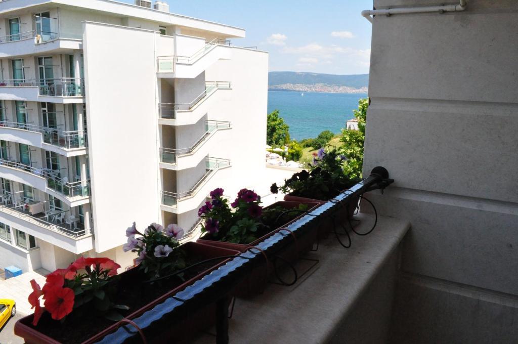 St. George Apartments Nesebar Esterno foto